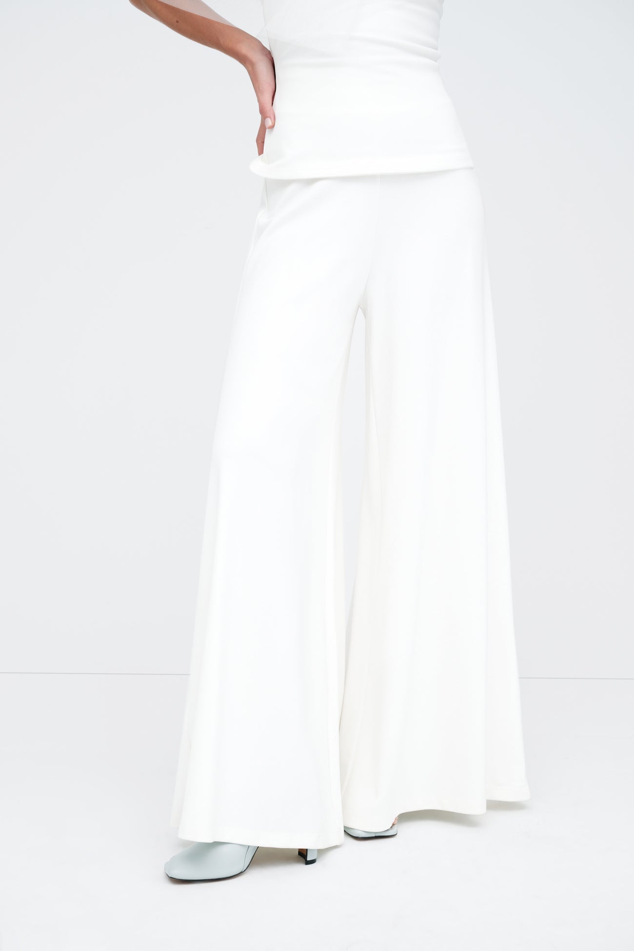 #Off White