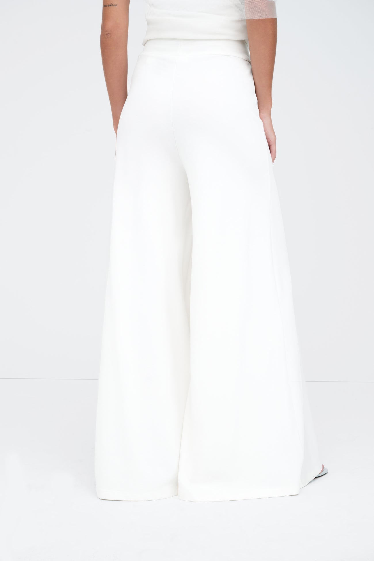#Off White